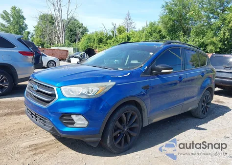 2017 Ford Escape Titanium z USA, uszkodzony, nr VIN 1FMCU0JD5HUA20408
